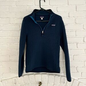 Women’s Patagonia fleece sweater